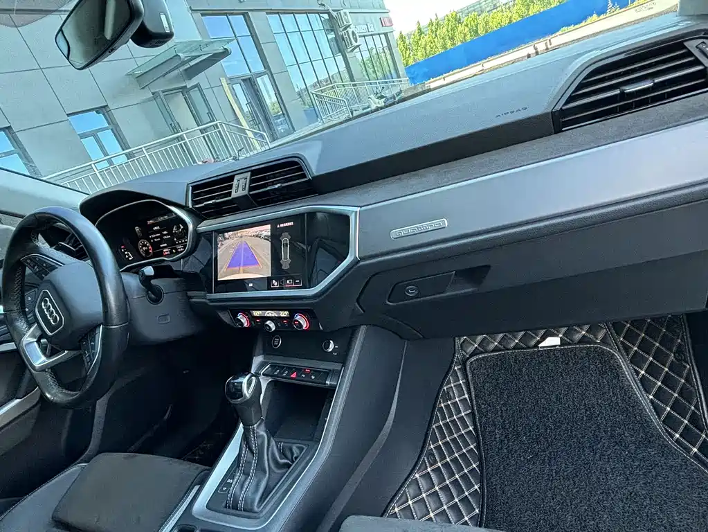 Audi Q3 2022 — фото 19