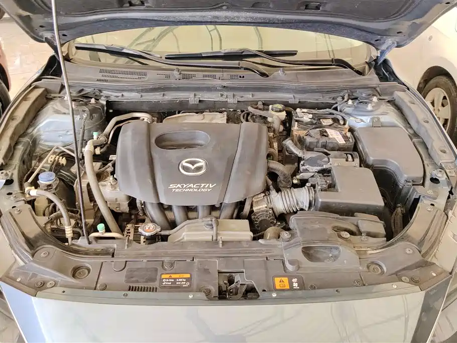 Mazda 3 Axela 2015 — фото 10