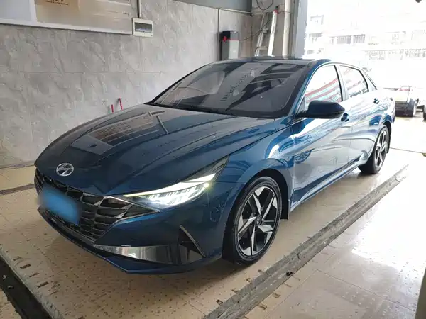 Hyundai Elantra 2022