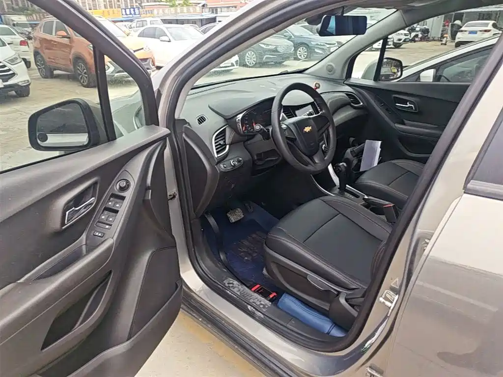 Chevrolet Trax 2018 — фото 16