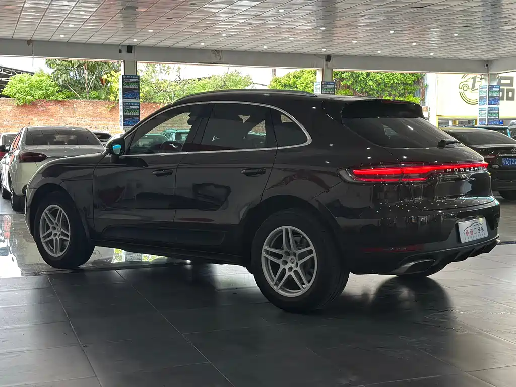 Porsche Macan 2018 — фото 20