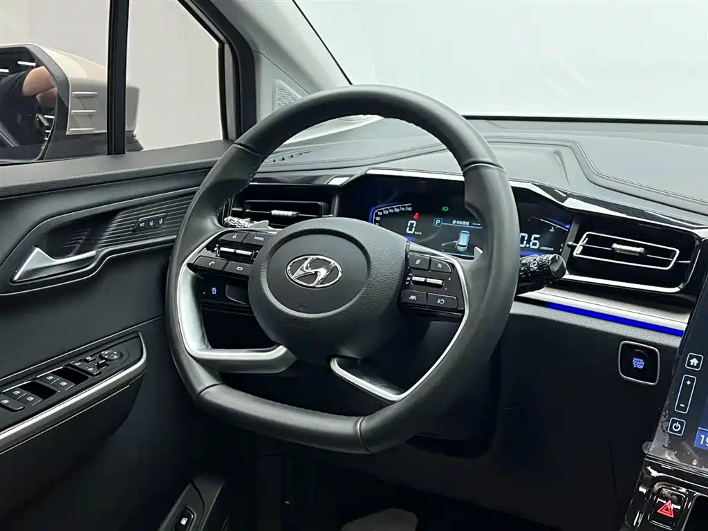 Hyundai Custo 2022 — фото 22
