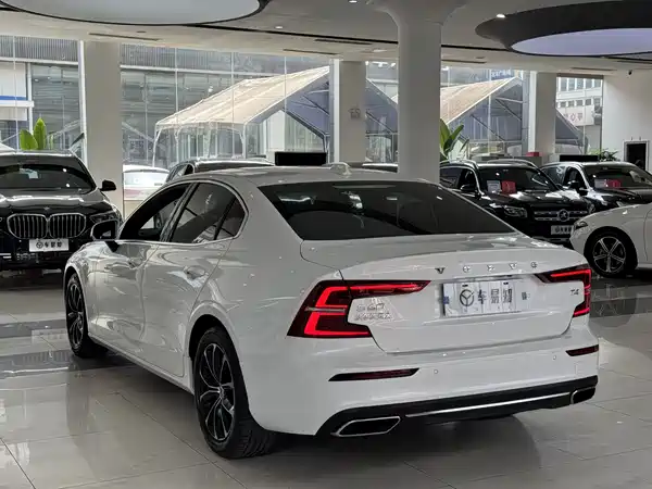 Volvo S60 2021