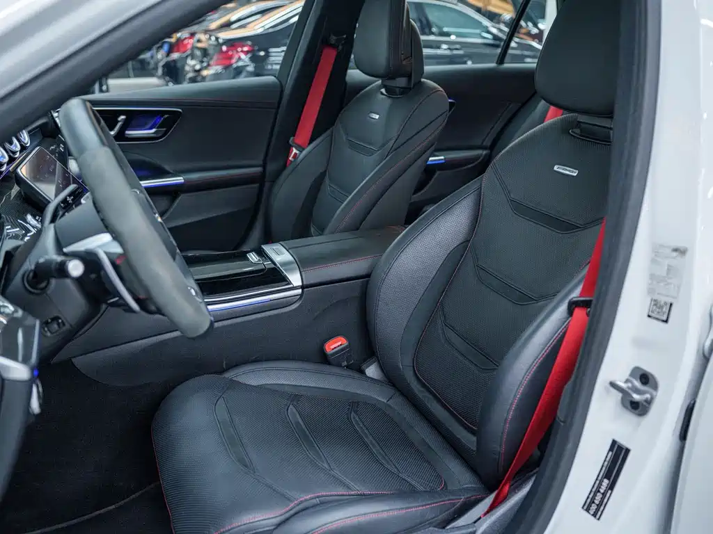 Mercedes-Benz C-Class AMG 2024 — фото 12