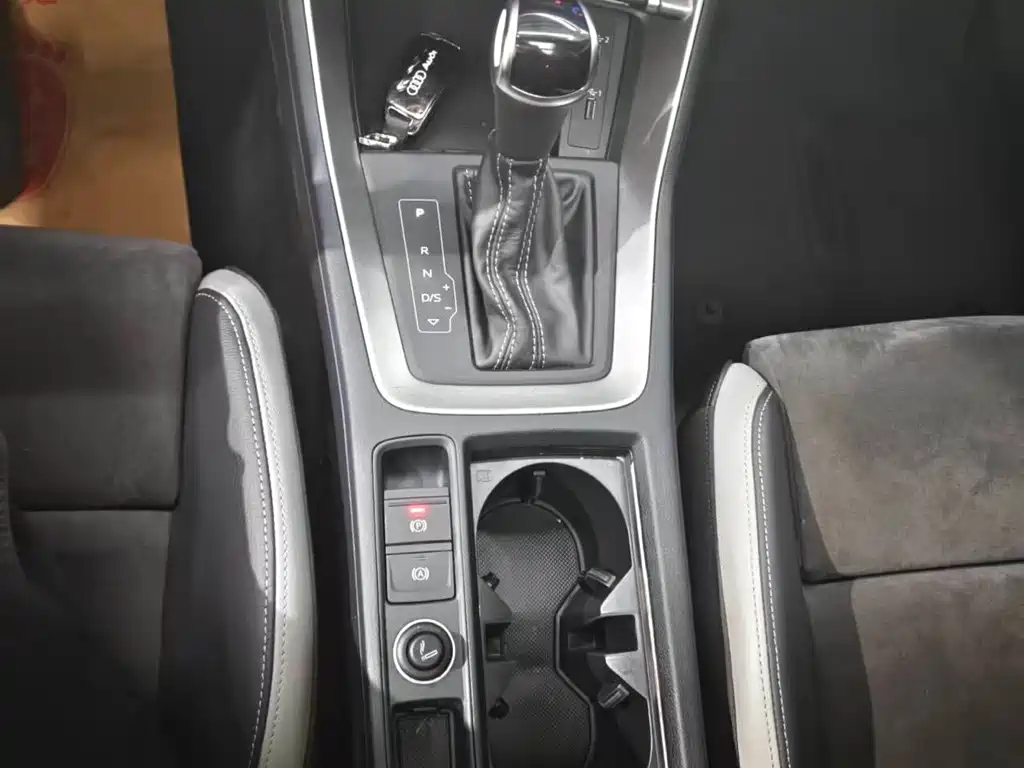 Audi Q3 2021 — фото 15