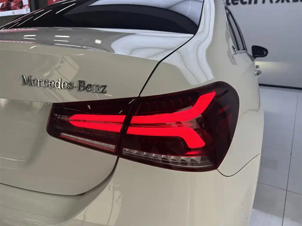 Mercedes-Benz A-Class 2021 — фото 15