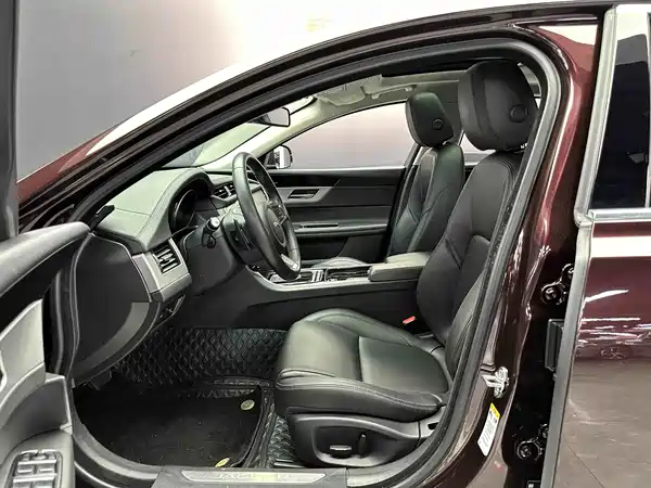 Jaguar XFL 2021
