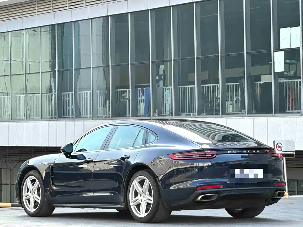 Porsche Panamera 2017 — фото 9
