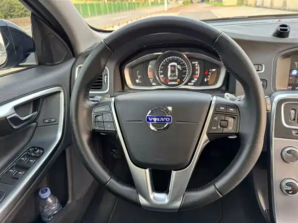 Volvo V60 2017