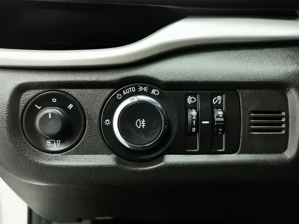 Buick Excelle 2018 — фото 21
