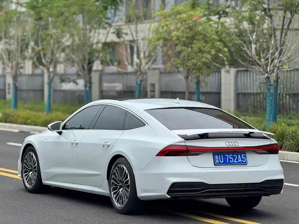 Audi A7 2022 — фото 9