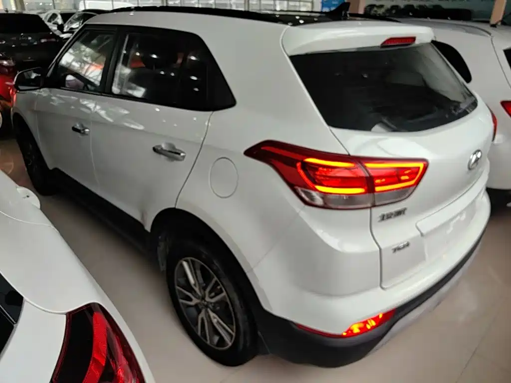 Hyundai ix25 2017 — фото 5