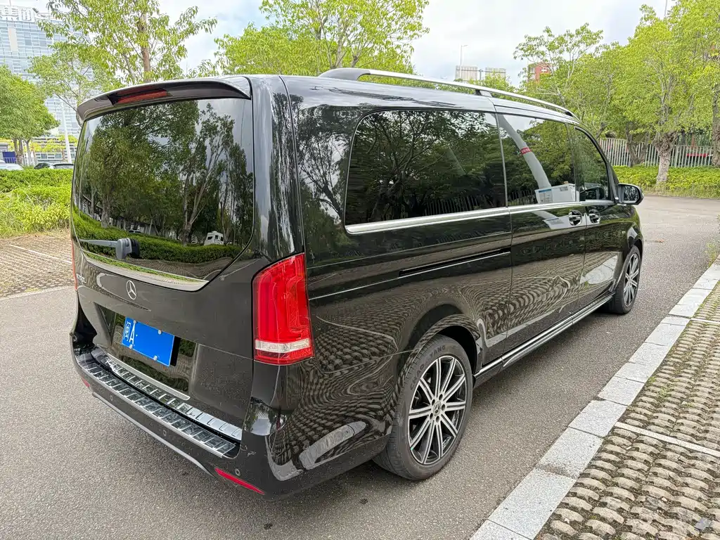 Mercedes-Benz V-Class 2022 — фото 6
