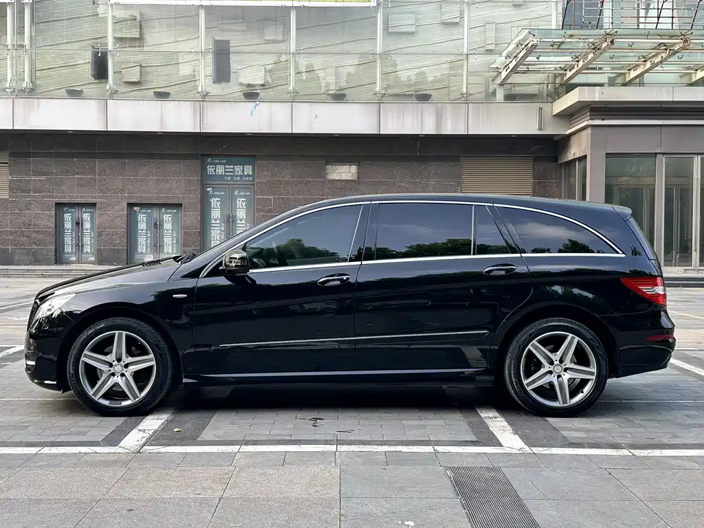 Mercedes-Benz R-Class 2018 — фото 12
