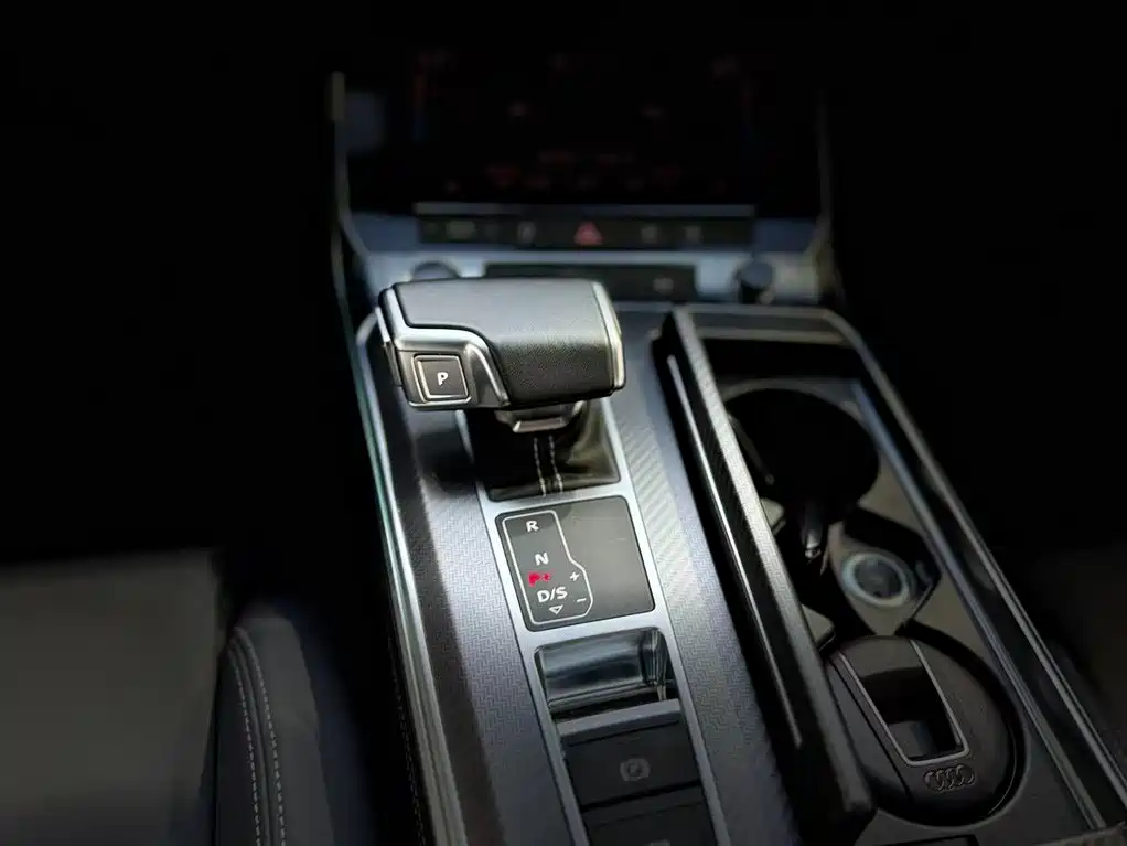 Audi A7L 2025 — фото 20