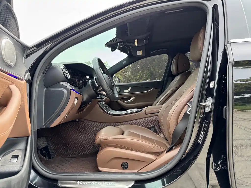 Mercedes-Benz E-Class 2023 — фото 9
