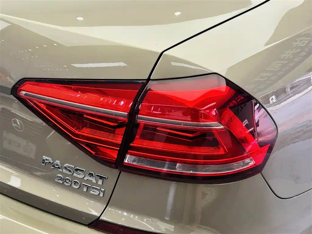 Volkswagen Passat 2016 — фото 12
