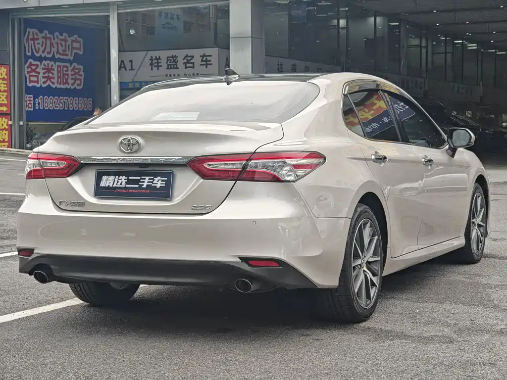 Toyota Camry 2022 — фото 16