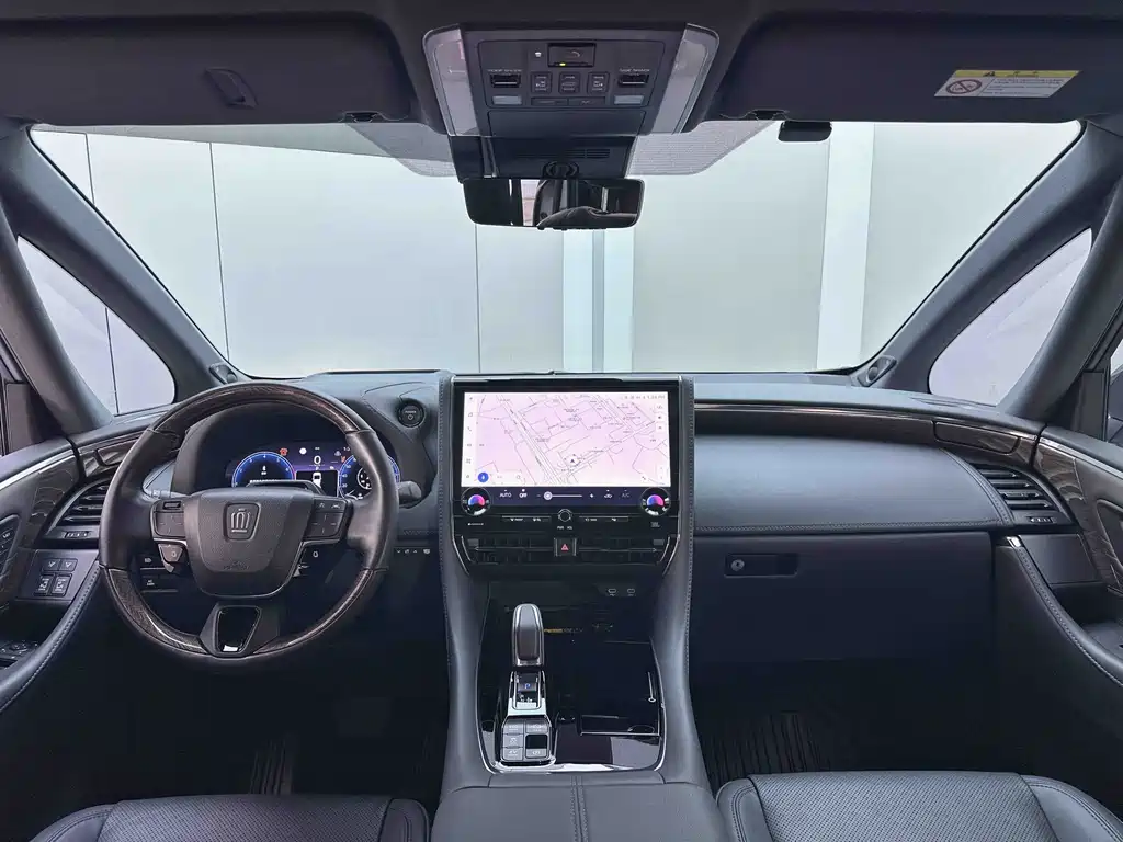 Toyota Vellfire 2024