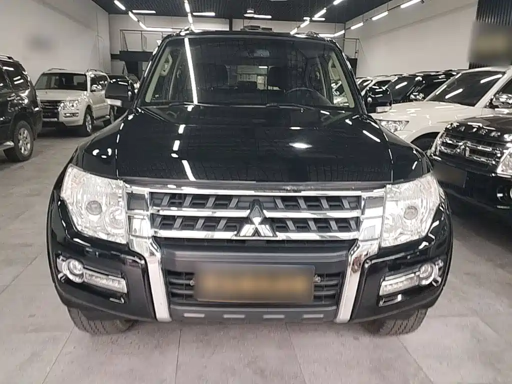 Mitsubishi Pajero 2018