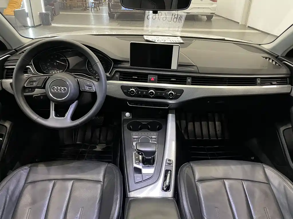 Audi A4L 2017 — фото 4