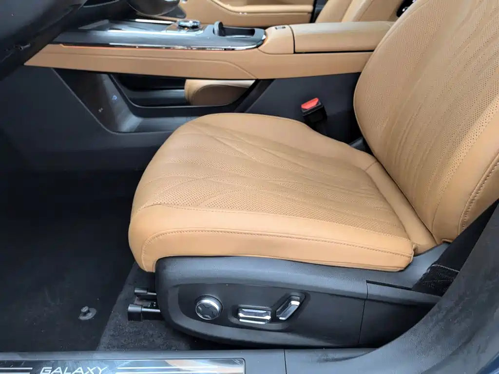 Geely Galaxy Starshine 8 2025 — фото 20