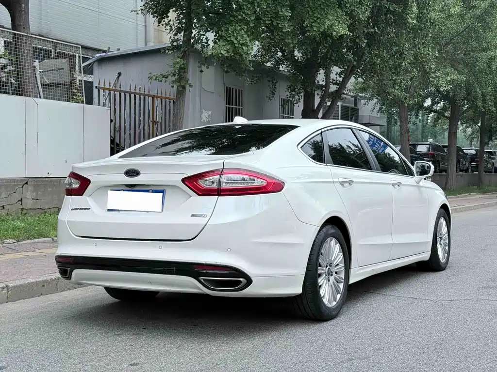 Ford Mondeo 2014 — фото 20