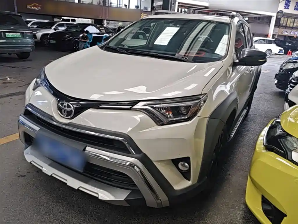 Toyota RAV4 2019 — фото 1