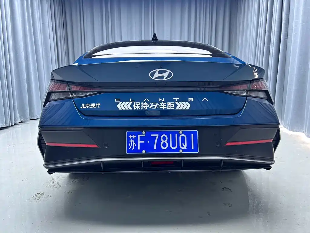 Hyundai Elantra 2023 — фото 18