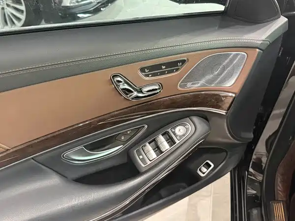 Mercedes-Benz S-Class 2020