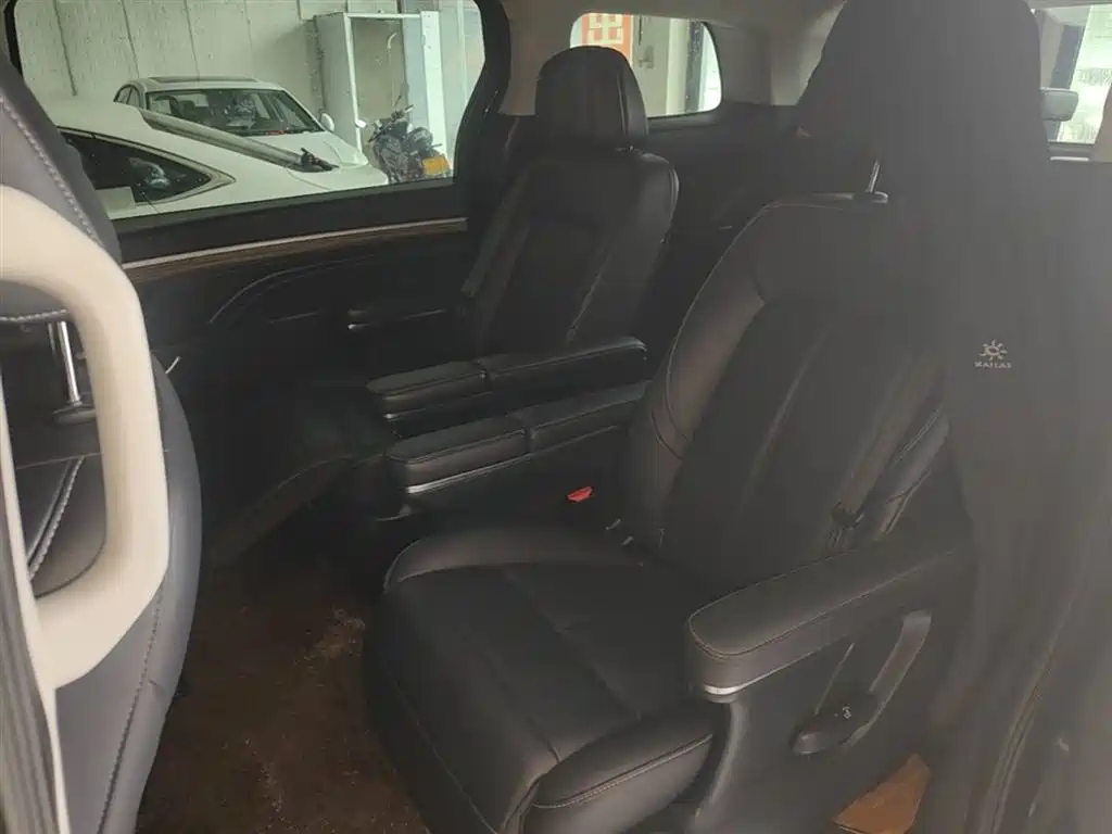 GAC Motor Trumpchi M8 2023 — фото 17