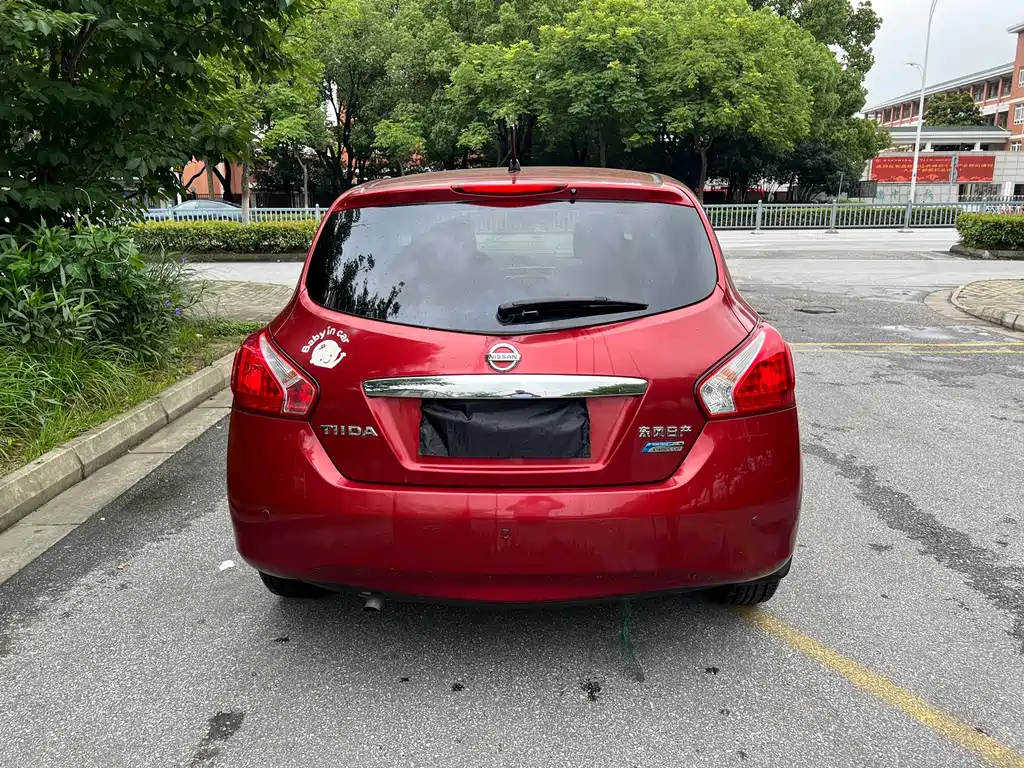 Nissan Tiida 2014
