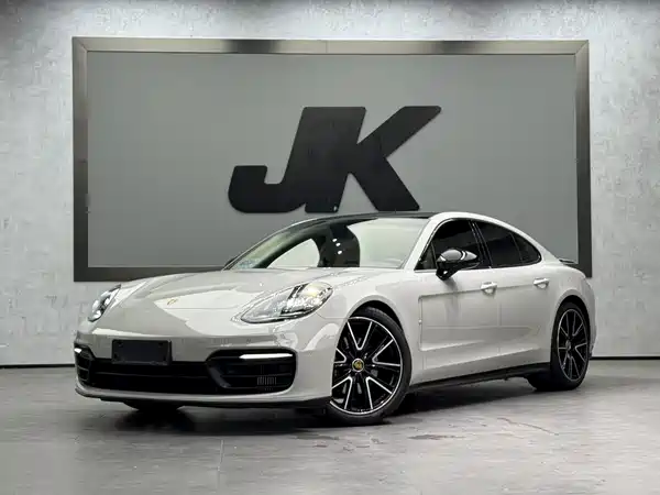 Porsche Panamera 2022