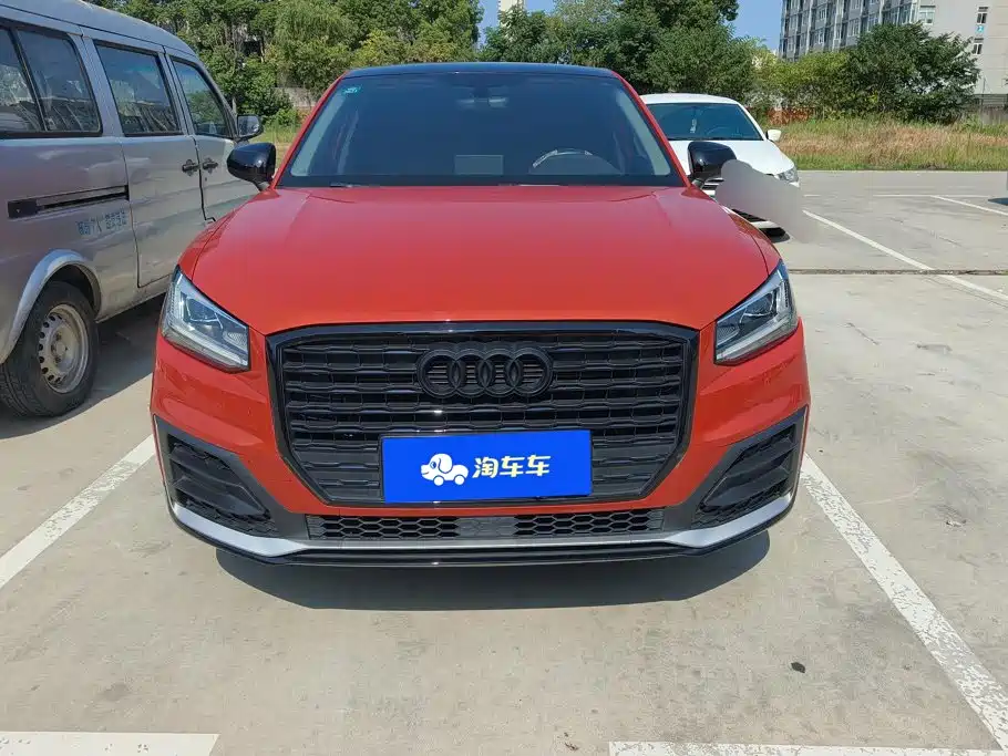 Audi Q2L 2019