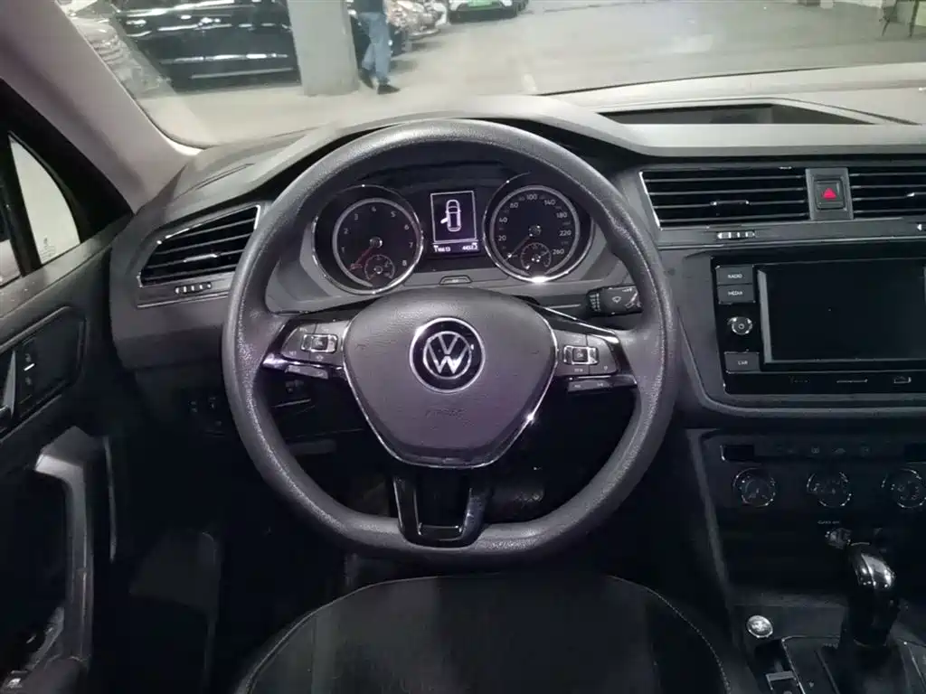 Volkswagen Tiguan L 2021 — фото 17