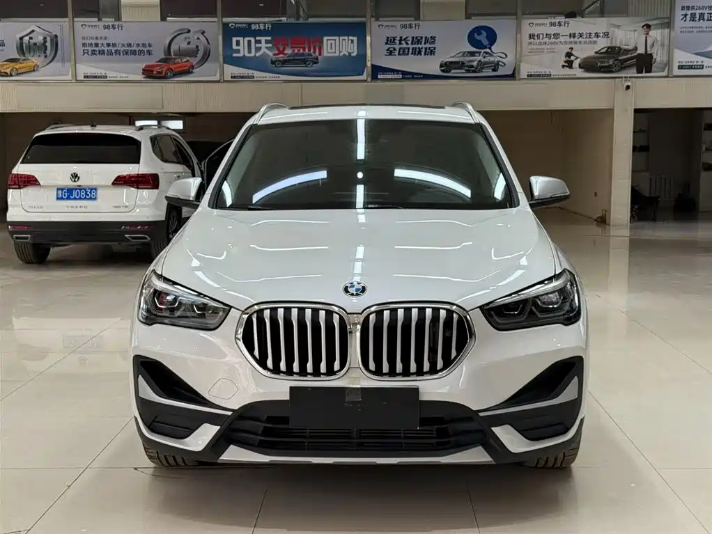 BMW X1 2022 — фото 2