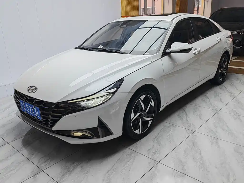 Hyundai Elantra 2022 — фото 10