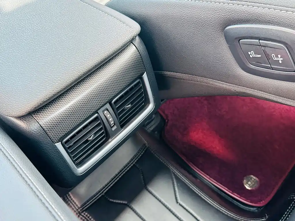 Toyota Camry 2023 — фото 19