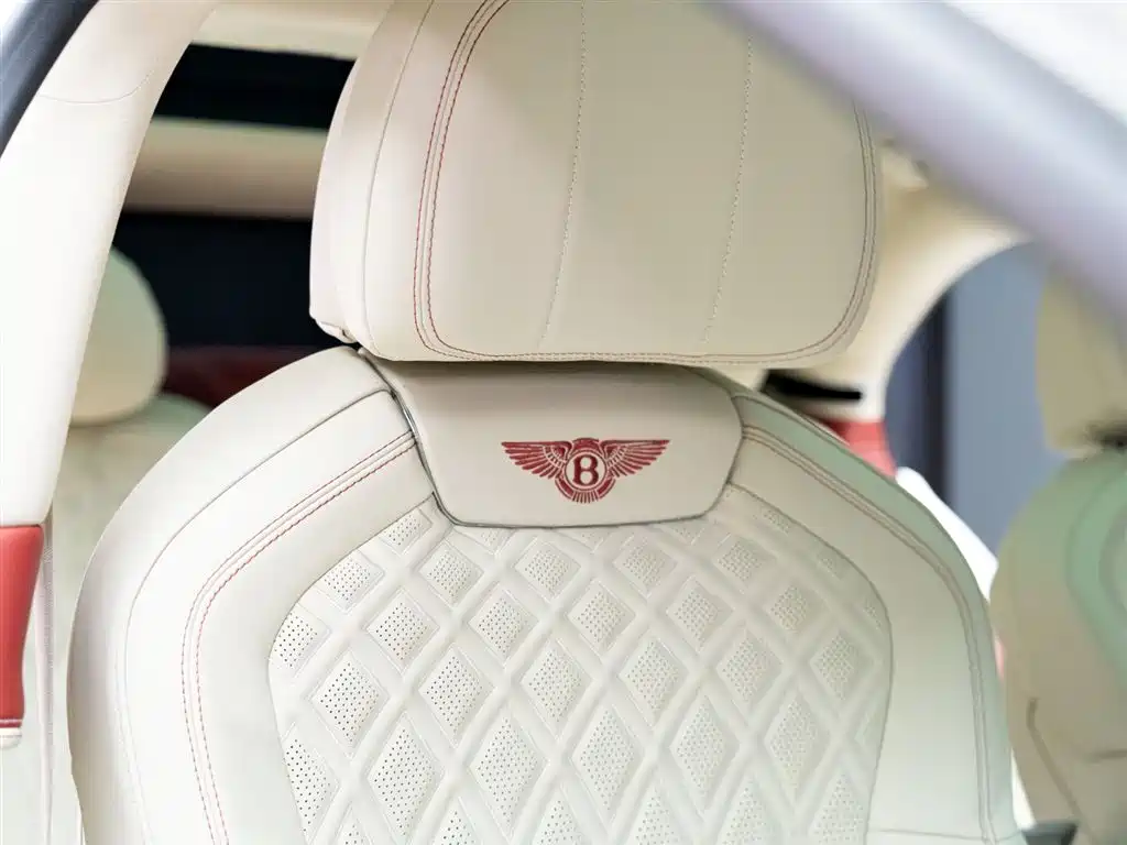 Bentley Flying Spur 2023 — фото 18