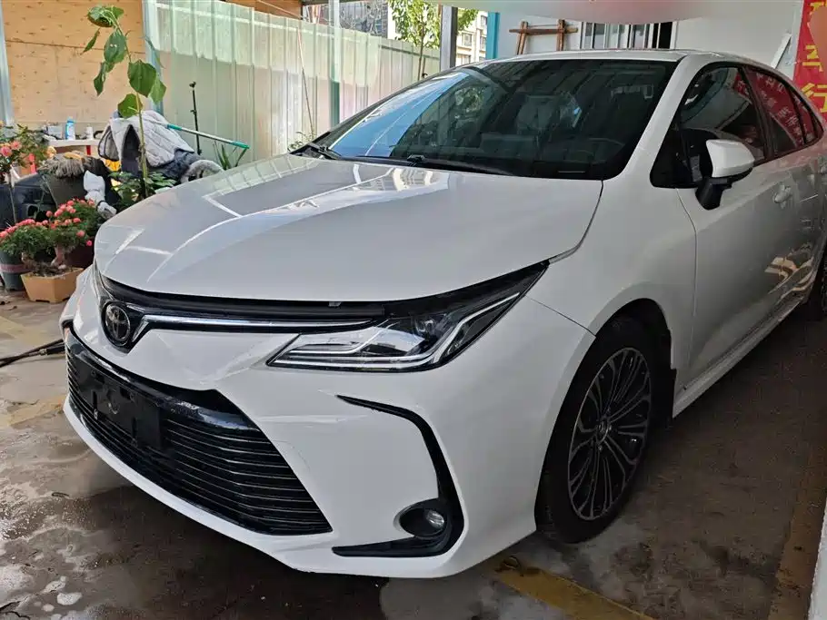 Toyota Corolla 2019 — фото 1