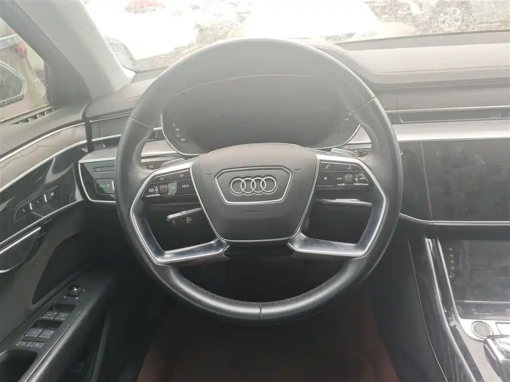 Audi A8 2021 — фото 11