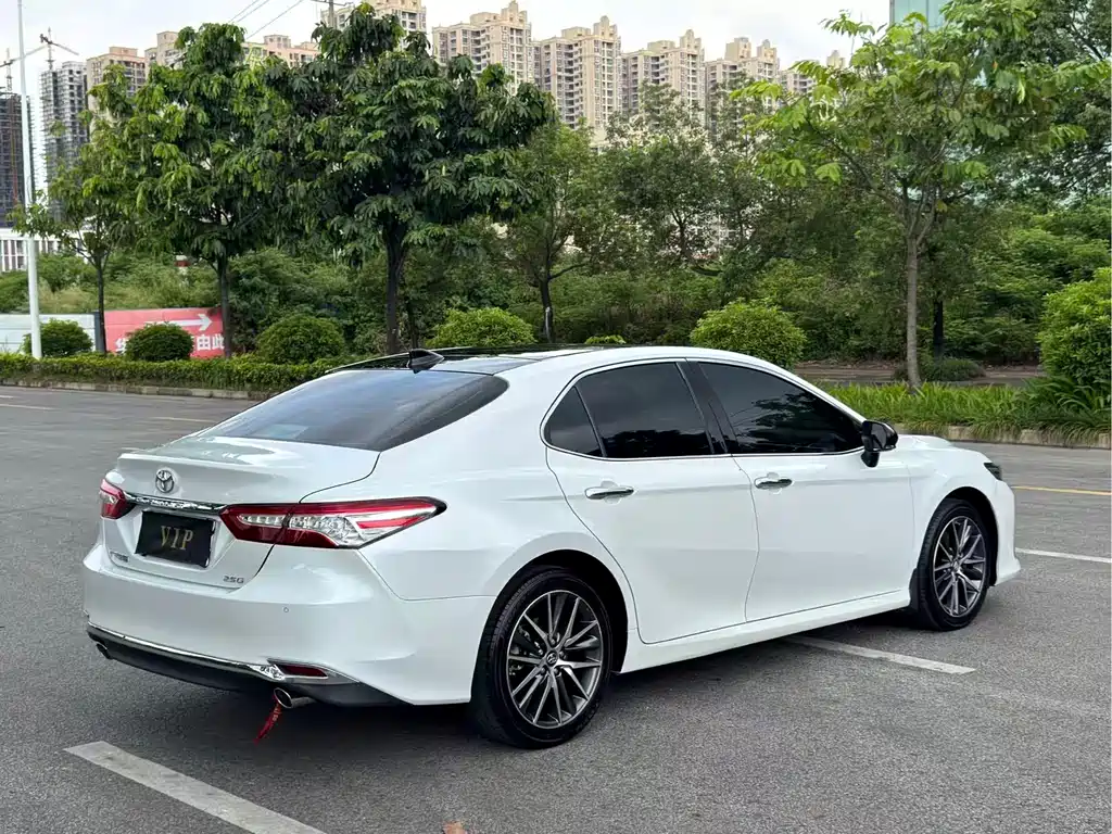 Toyota Camry 2022 — фото 5