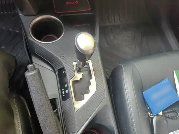 Toyota RAV4 2015