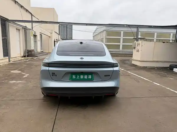NIO ET5 2022