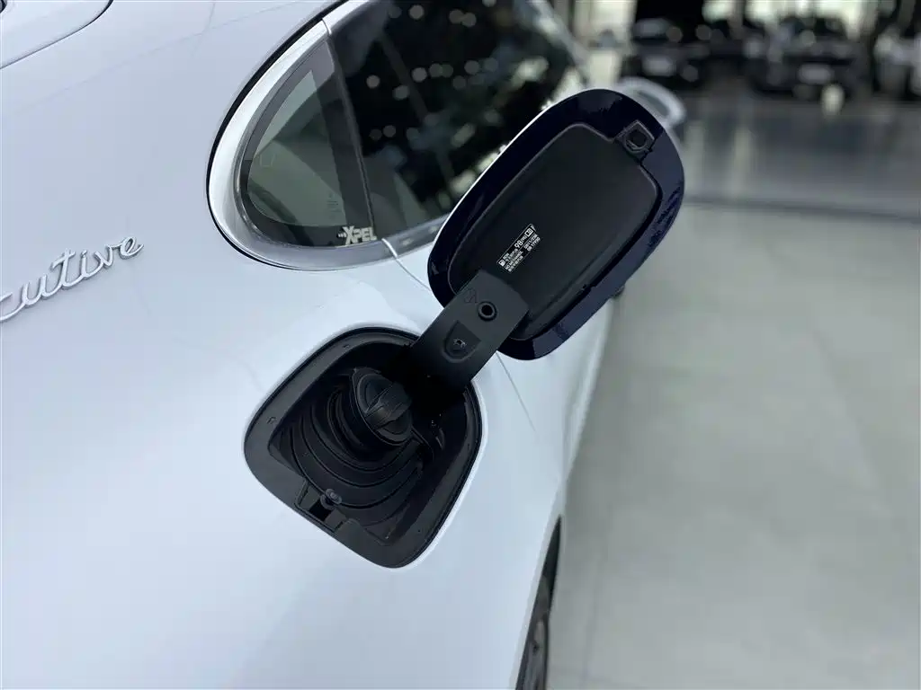Porsche Panamera 2019 — фото 27