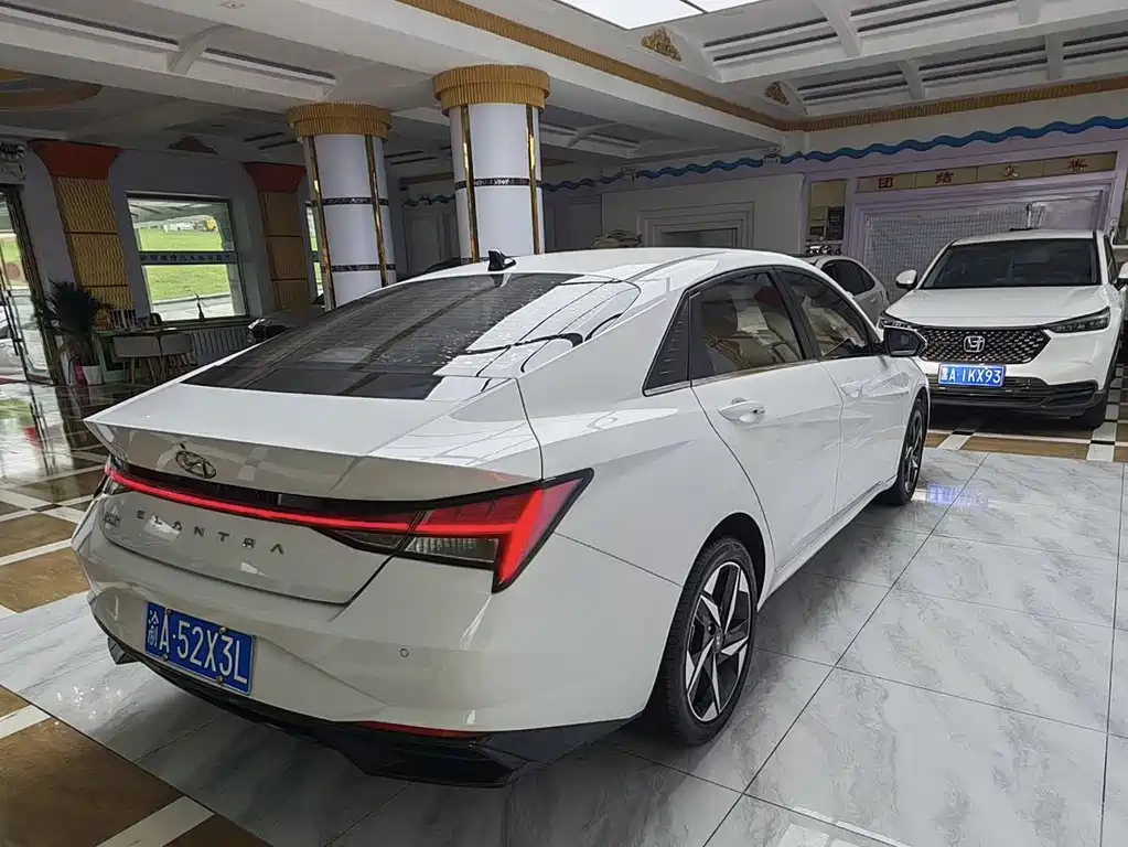 Hyundai Elantra 2022