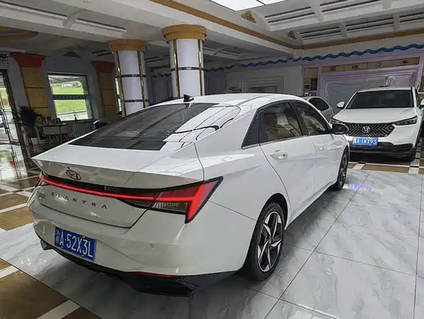 Hyundai Elantra 2022