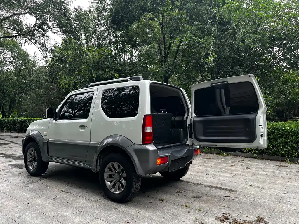 Suzuki Jimny 2017 — фото 8