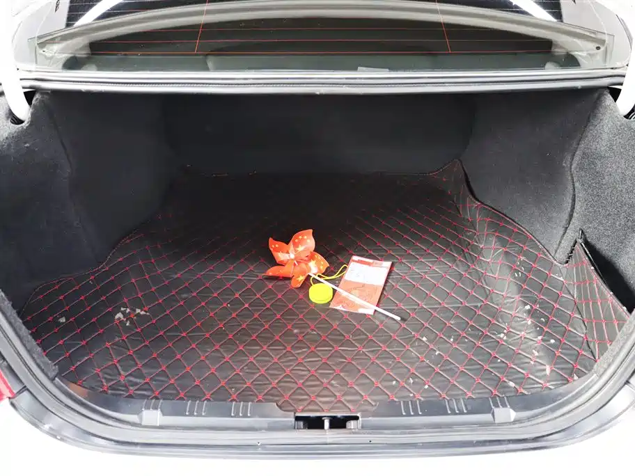 BMW 5 Series 2010 — фото 25