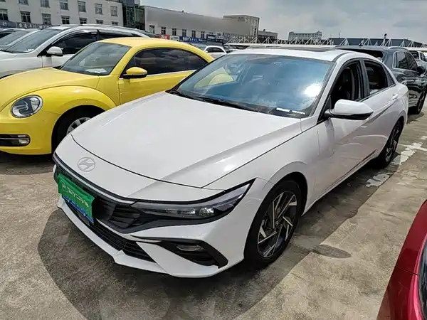 Hyundai Elantra 2024